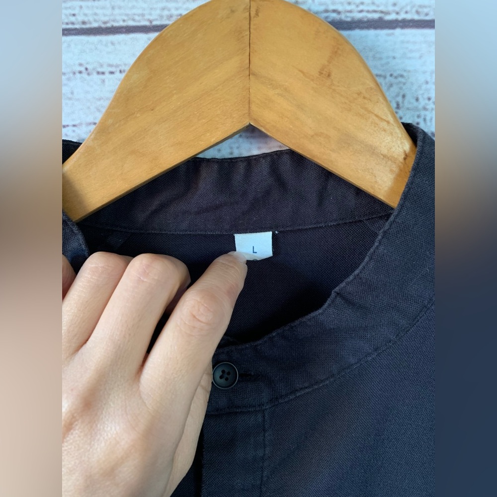 lululemon athletica Men's Black Casual Button Down Shirt - Picture 4 of 11